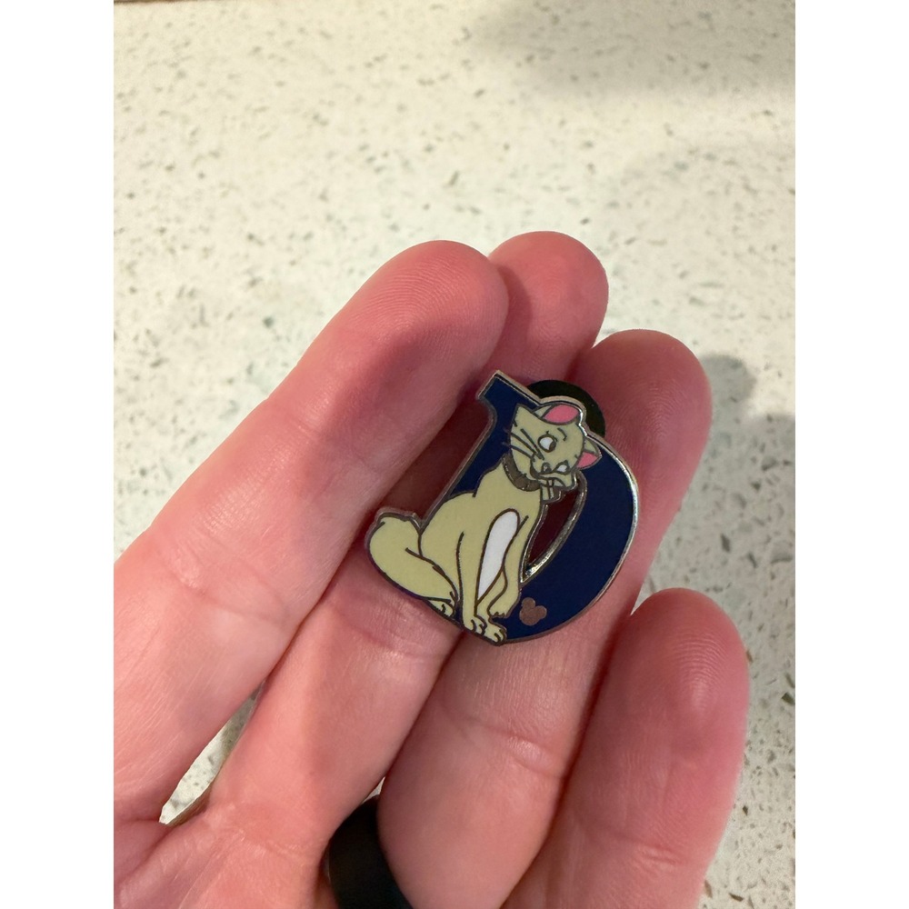 Disney The Aristocats Duchess Hidden Mickey Purple D Single Pin Collectible